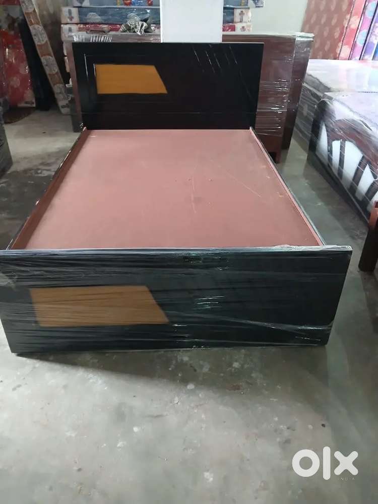 Brand new double cot 4/6 without storage luxurys style modern model