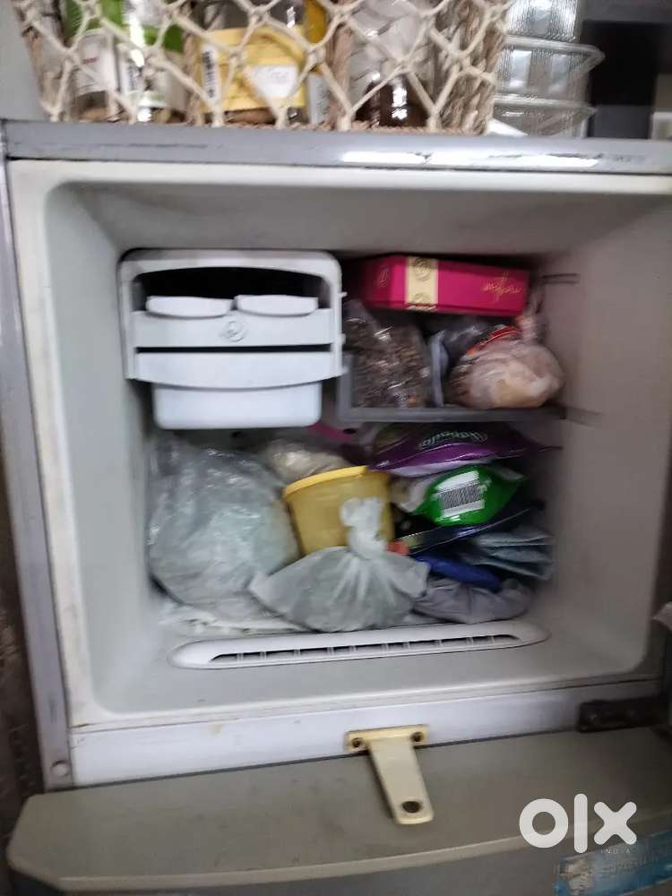 LG fridge 230 litres