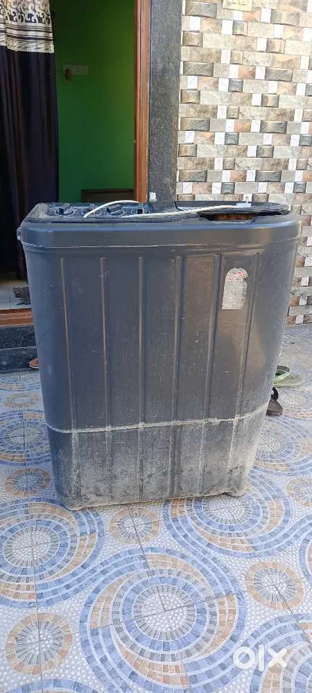 Whirlpool semi automatic 7kg machine