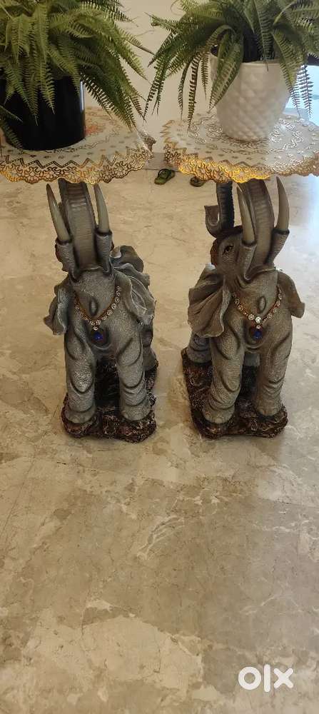 Elegant elephant table