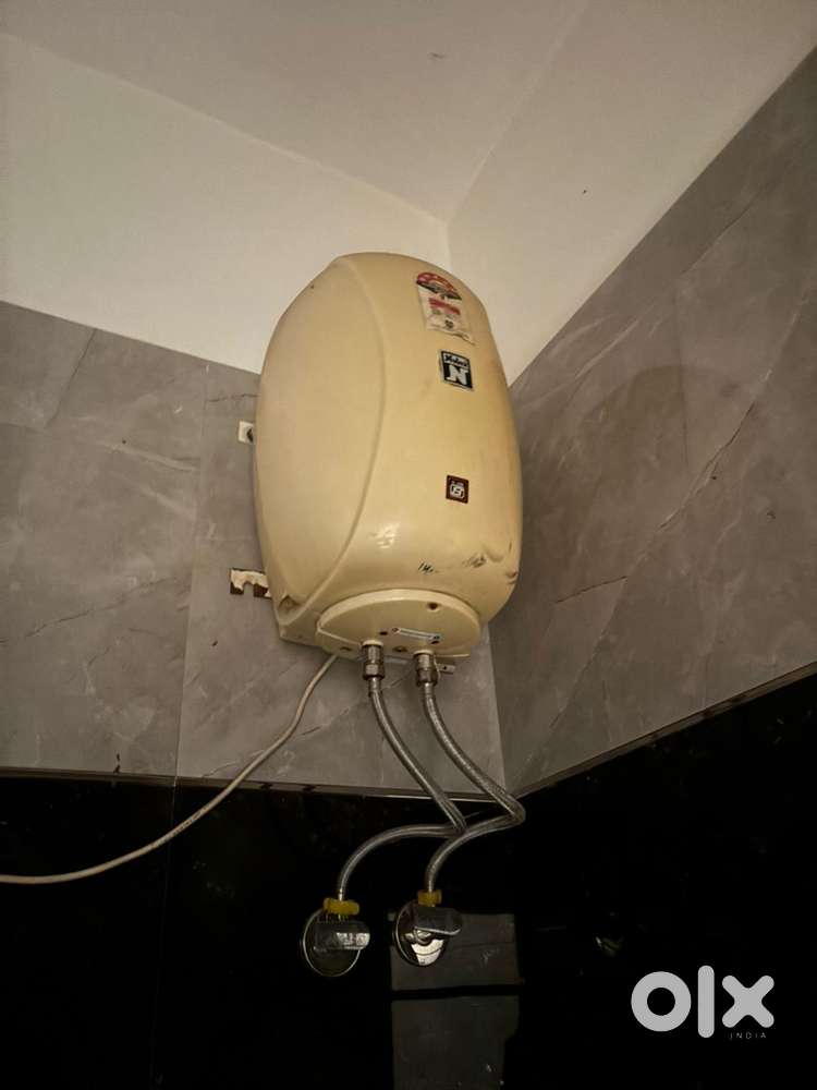 Nolex geyser 2 year old in brand new condition