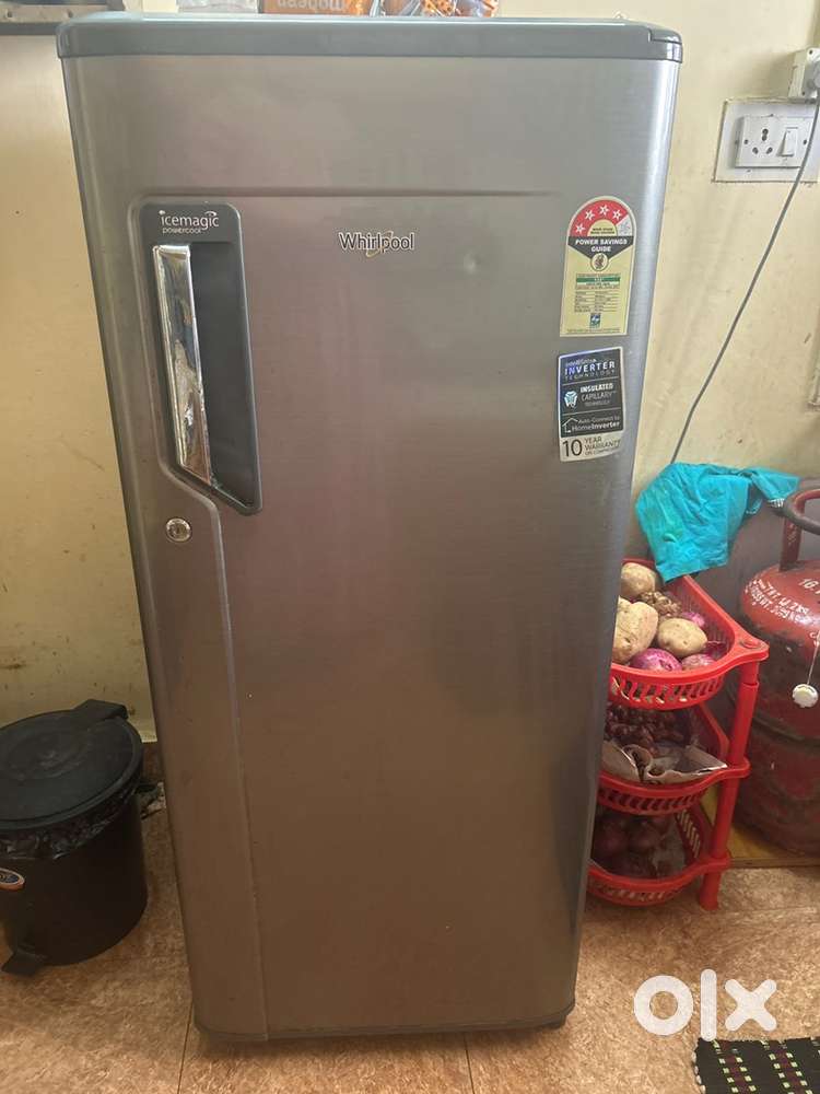 Single door refrigerator 4 star 185 L( Freezer door broken, but workin