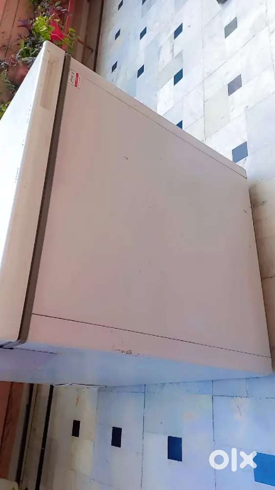 Godrej Convertible Ice Cream Freezer  Excellent Condition  For Sale