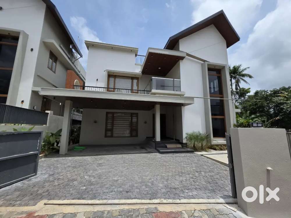 Kakkanad kuzhivelippady 7cent house for sale