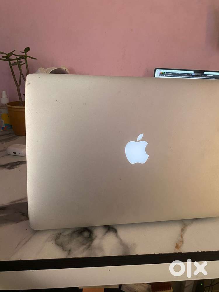 Apple MacBook Air( 2013,17,8GB RAM ,512GB SSD ) excellent condition