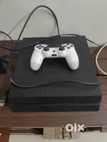 Play station 4- 1TB