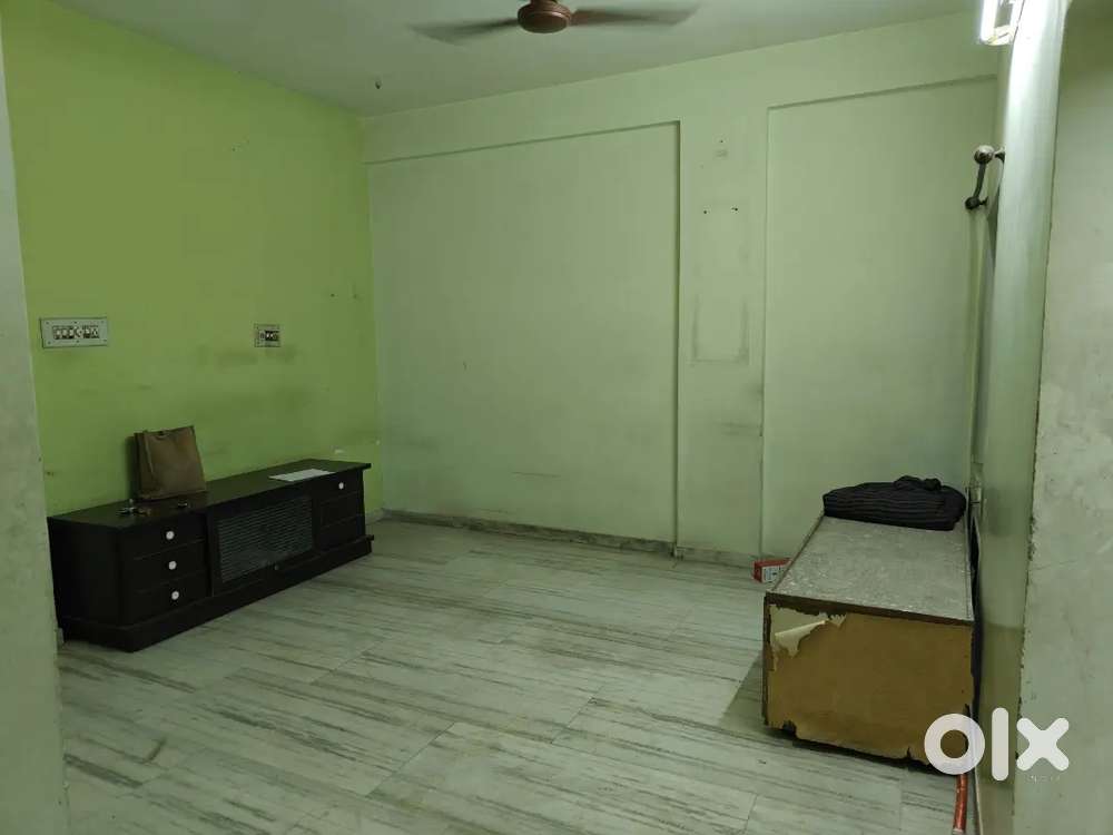 1 BHK apartment on rent in prime location of Ghodasar