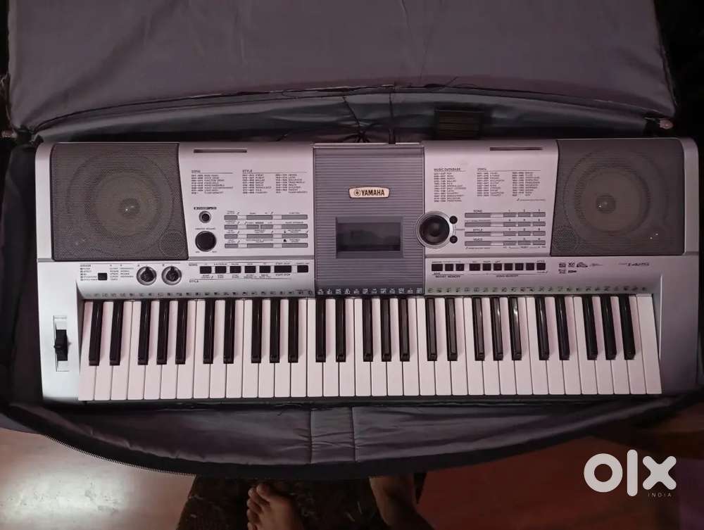 Yamaha Psr- I425 Professional Keyboard