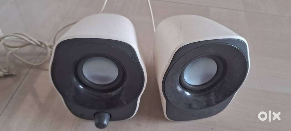 Logitech speaker desk