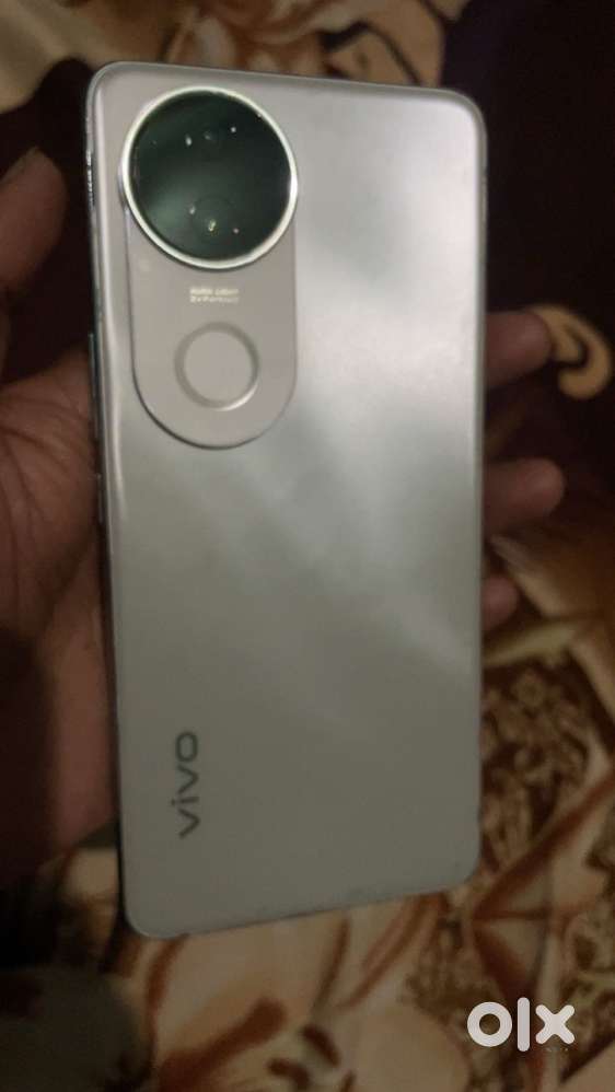 Vivo v50E modal 8gb 256gb with original charger bill box missing