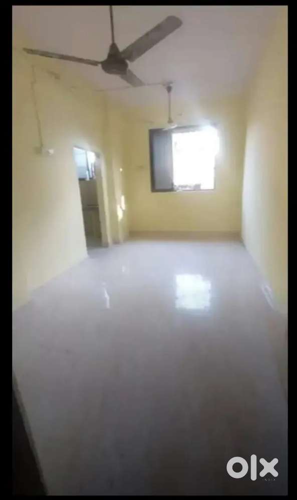 1BHK heavy pey dena hai. Pehla mala
