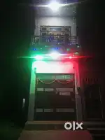 main road pe 2 manjil pura taiyar ghar tile patthar bikul complete ha