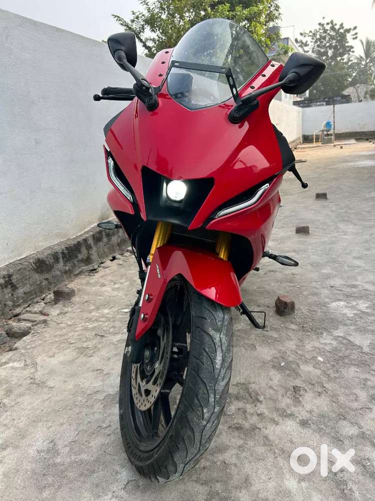 Yamaha r15 v4