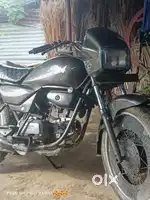 Gadi me. Koi dikkat nahi hai