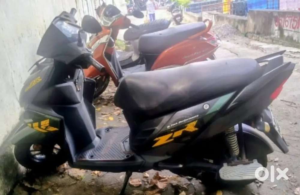 YAMAHA RAYZR GREEN AND BALCK COLOUR PETROL 77600 DRIVEN
