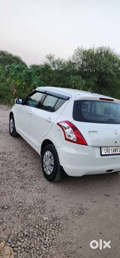Maruti Suzuki Swift VXI Optional, 2012, Petrol