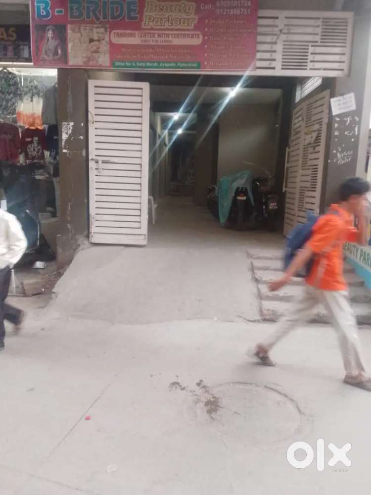 Shop Available for Rent