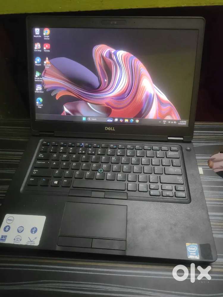 Dell laptop, i5 8th gen , 8gb ddr4 ram 256gb nvme ssd