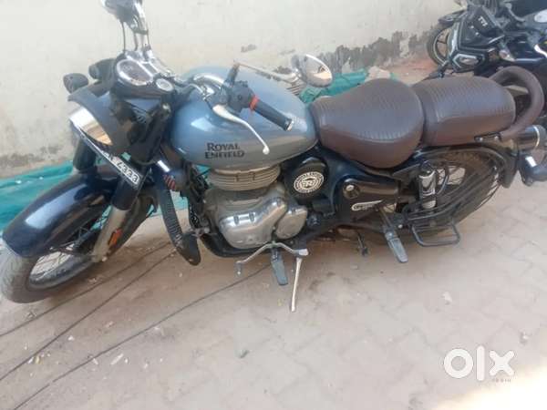 एकदम चमचमाती हुई classic 350cc बुलेट एक भी सिंगल स्क्रैच नहीं
