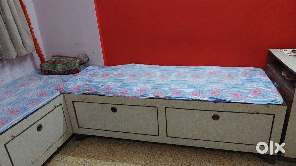 Double beds in Master Bedrooms, Small beds and corner pin living room