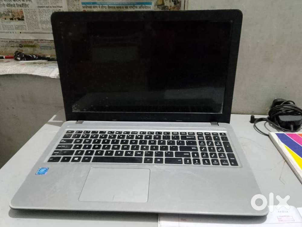 Asus X543MA Laptop - पूरी तरह चालू (थोड़ा स्लो)