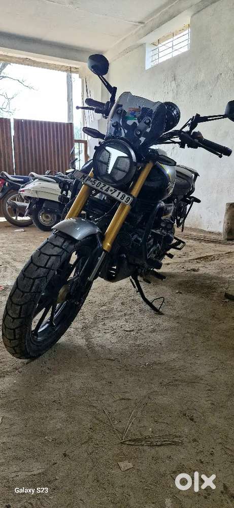 Tvs Ronin 225 Top Model, Dual Disc, Dual Abs, Galactic Grey