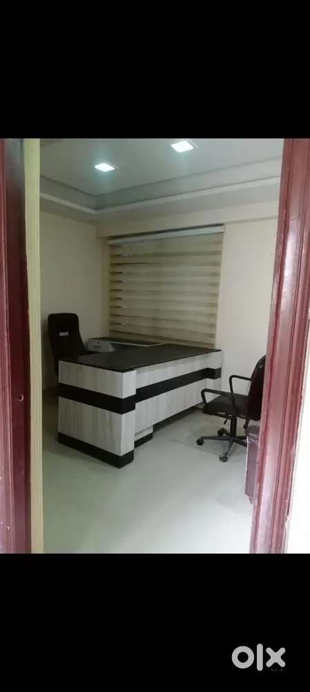 800 Sqft Fullyy Furnished Office Rent Exhibition Road Chauraha.