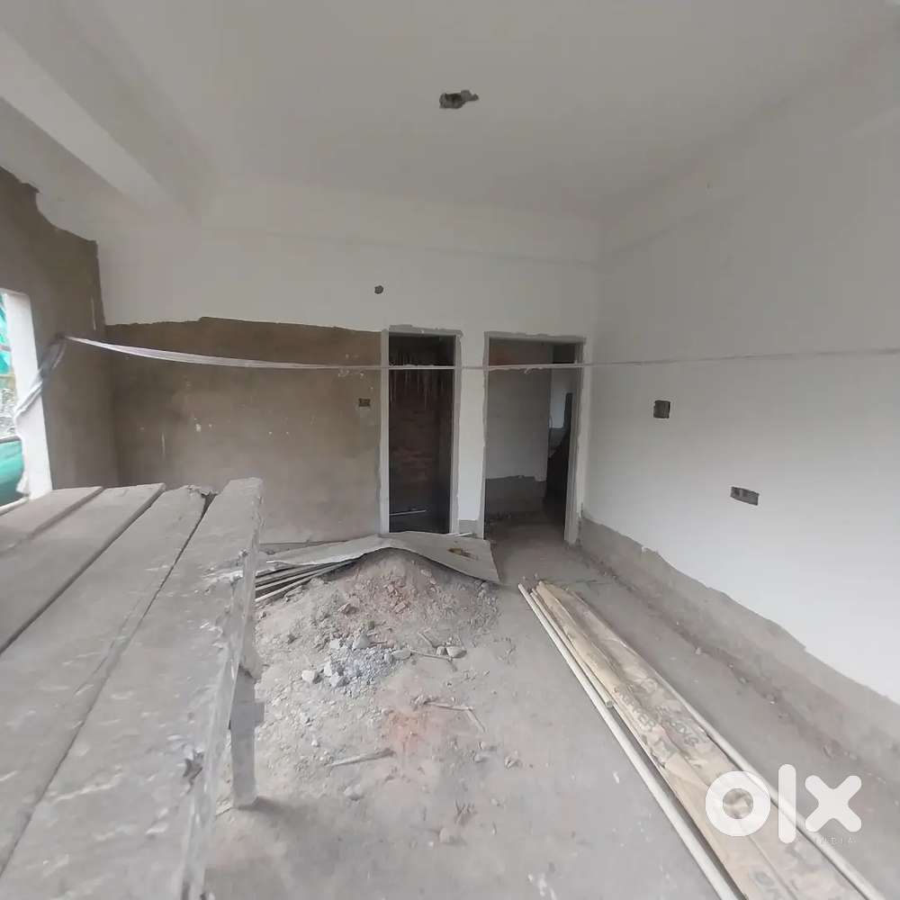 NEW 3 BHK NEAR POSSESSION FLAT VIPROAD