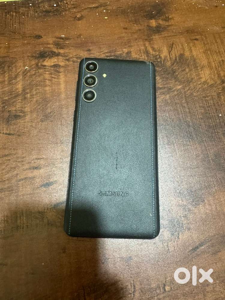 F55 8 gb ram 128 storage