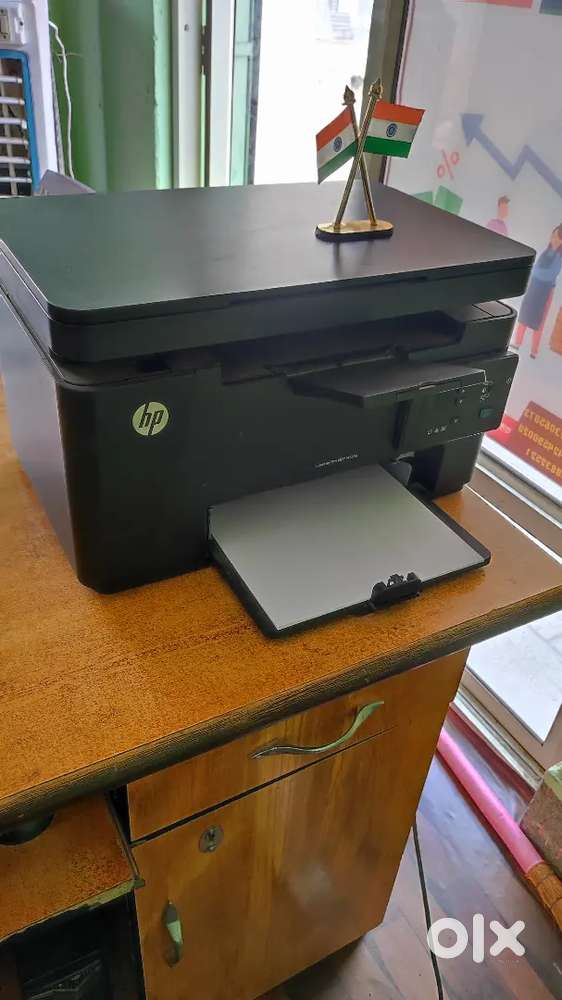 Hp printer MFP M126a and desktop and table chair