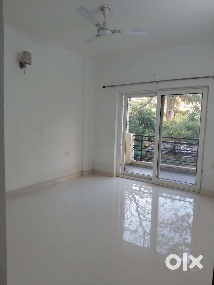 2bhk semi furnished for socity
