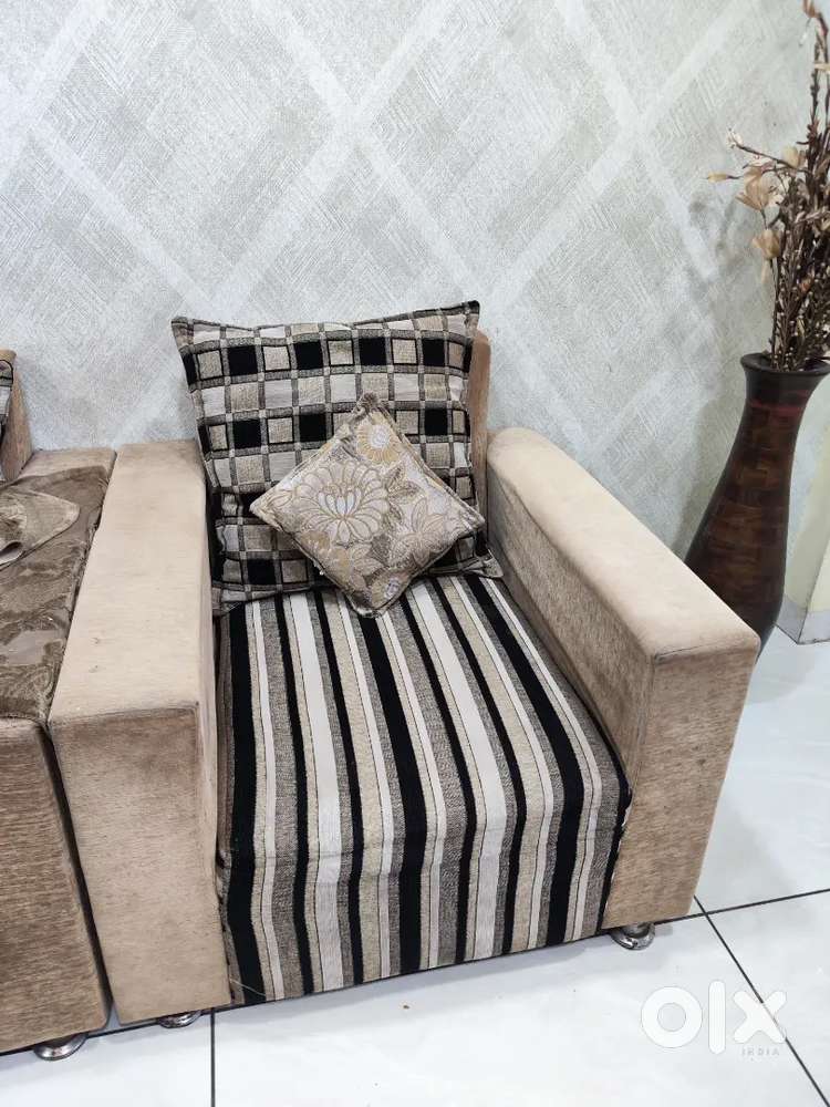 Sofa Set - 1+3+1 Urgent Sale