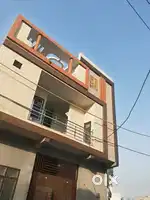Single room available in modipuram
