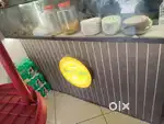 Chat Food counter table