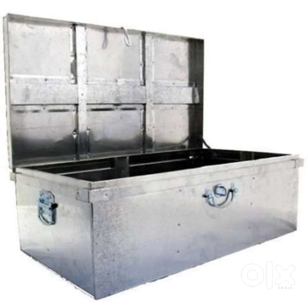 TRUNK for storage with stand