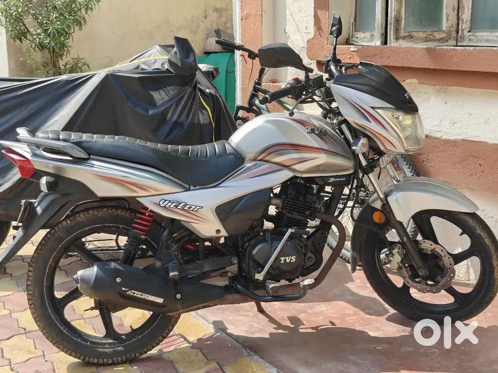 TVS victor 2016