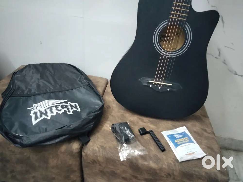 INTERN GUITAR!