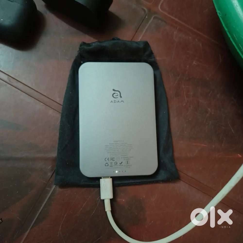 Adam power bank gravity c1 5000mh battery
