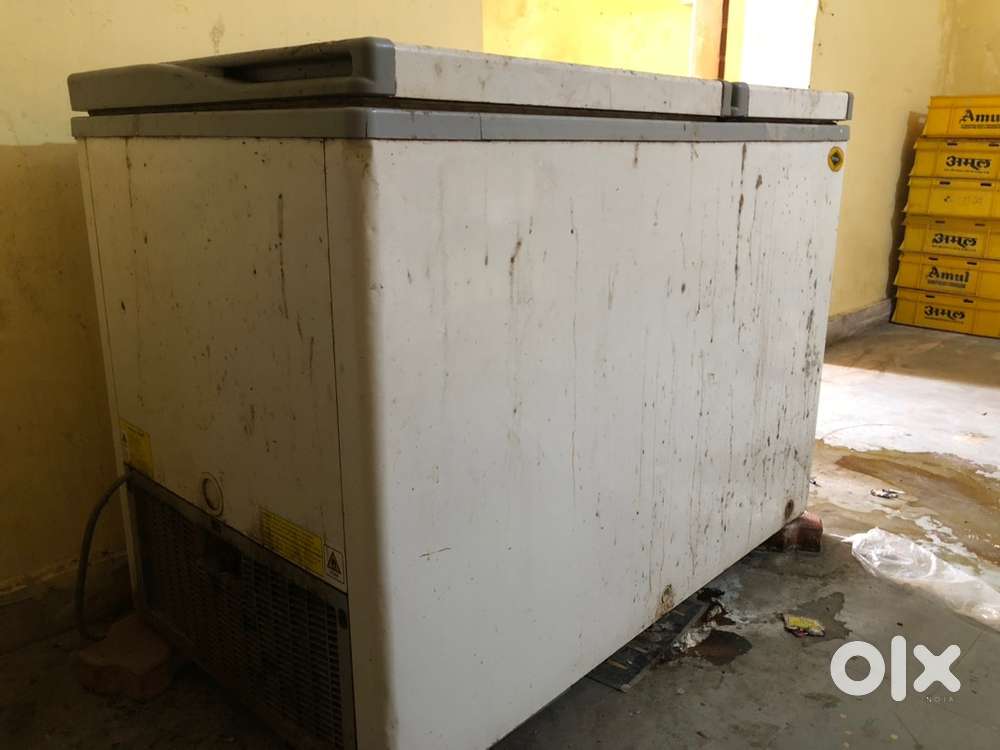 Cafe machines and furnitures