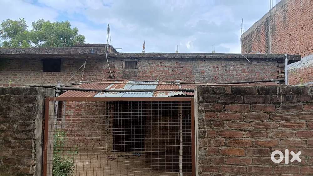 3bhk ka ghar h aage 13fit ka rcc road h urgent money need h