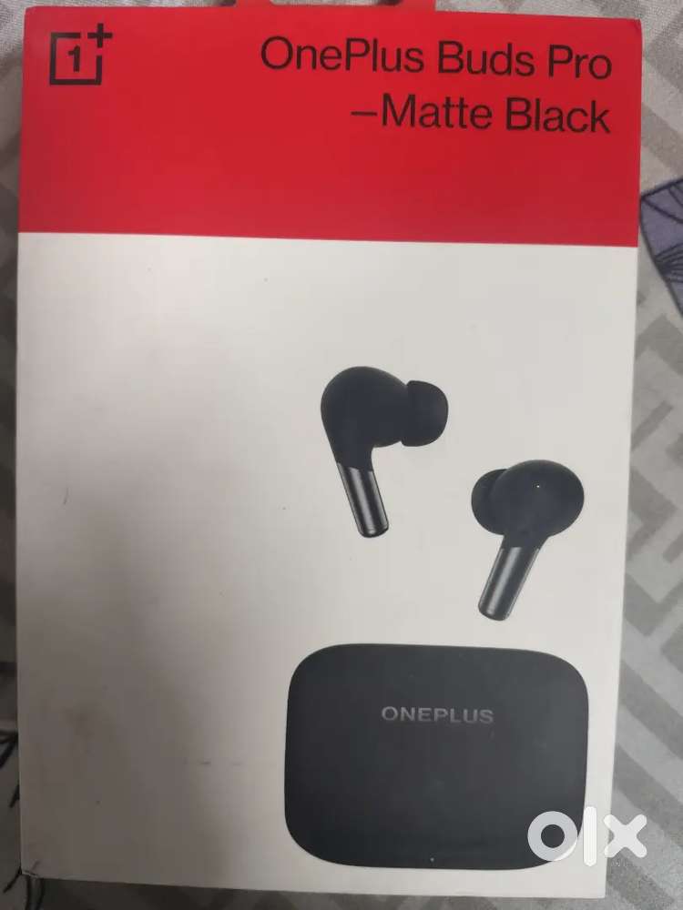 One plus ear buds..and samsung ear