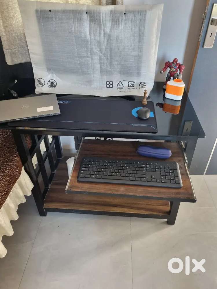Computer Table + Bed