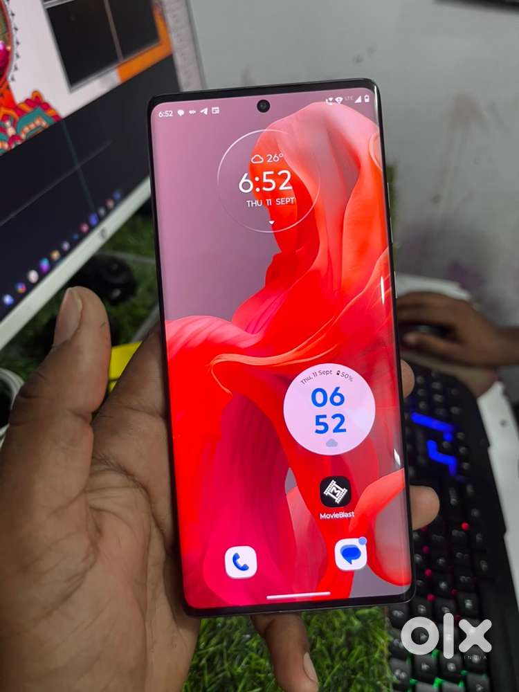 Motorola g85 12 GB RAM / 256 Internal