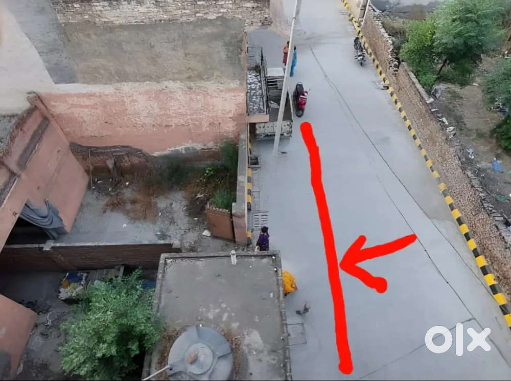 Selling house cum plot in Sunder Nagar Approx 1600sf /180Guj / 6 Marle