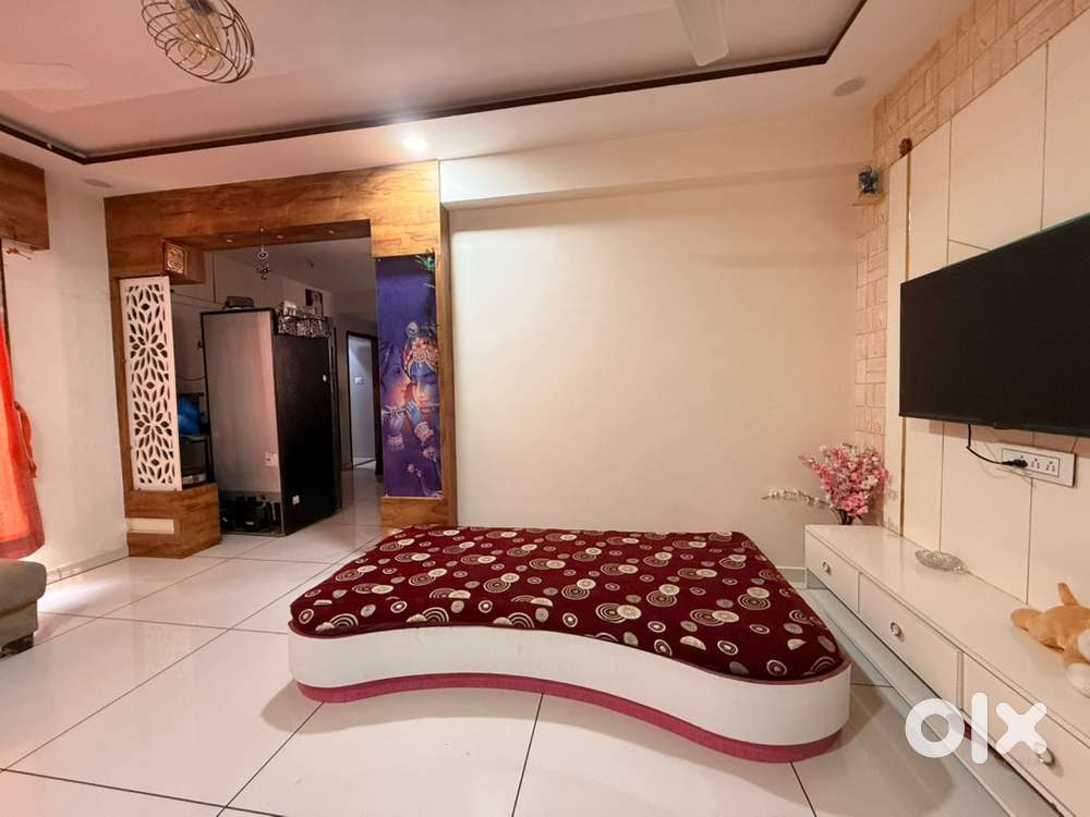 Setty with Storage and Mattress - Used like New