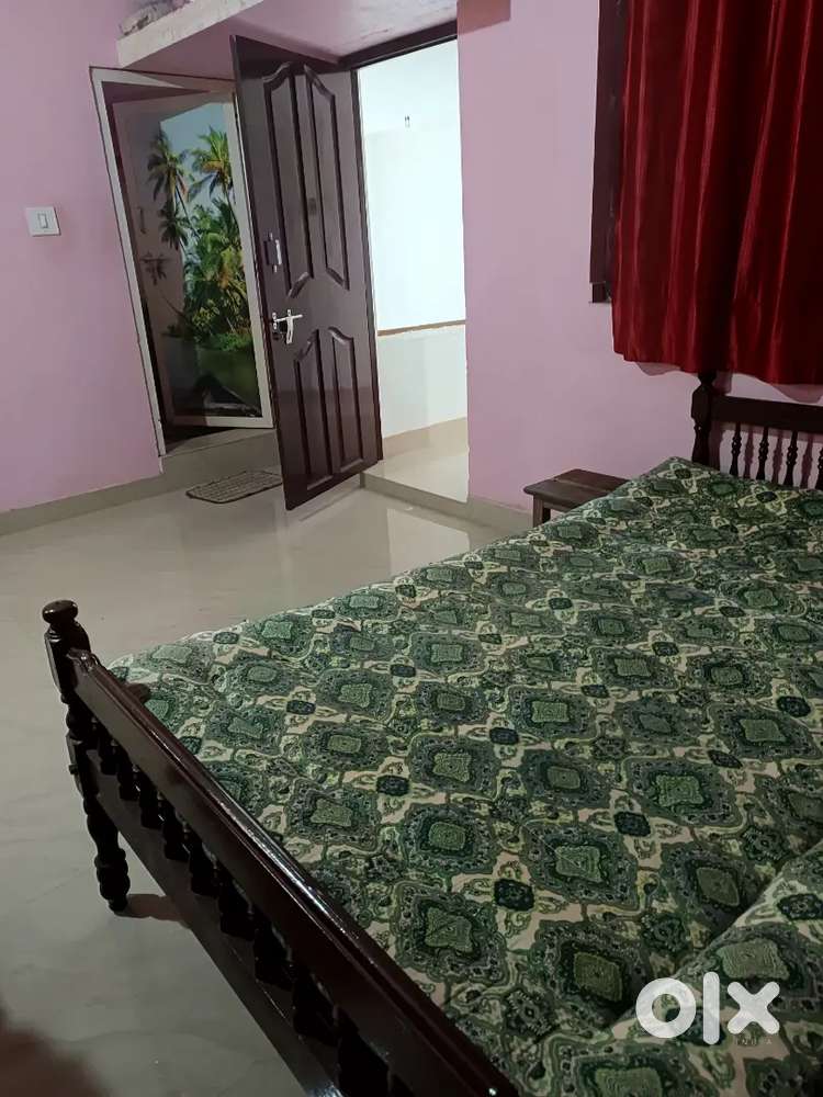 PG vacant  rent 5000.1.5 km near lulu mall& palana hospitel