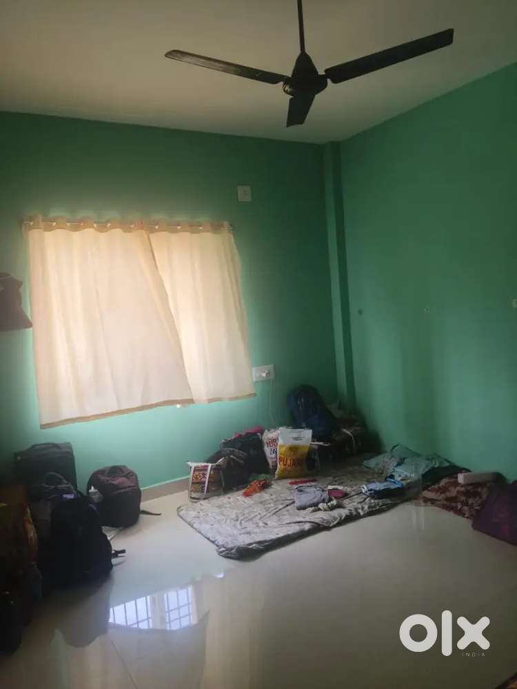 Urgently required girl roommate/ 2500₹ / sailashreevihar