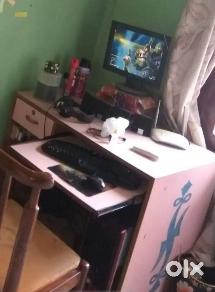 Computer table for sale. (ONLY TABLE)