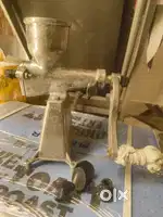 Manual juicer