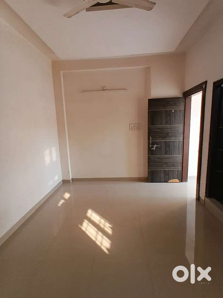 Single room near main road